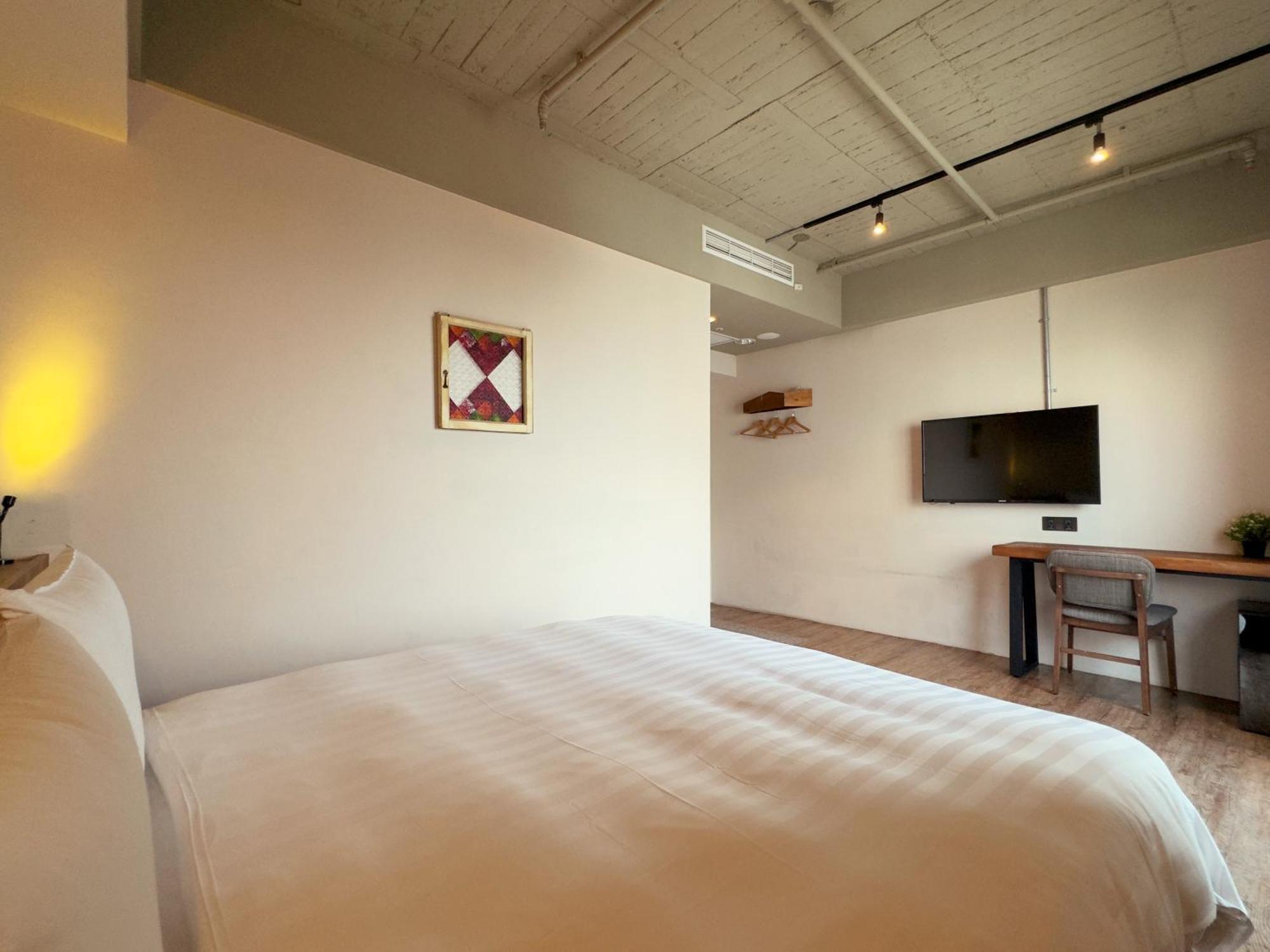 Roaders Hotel Tainan Chengda Room photo