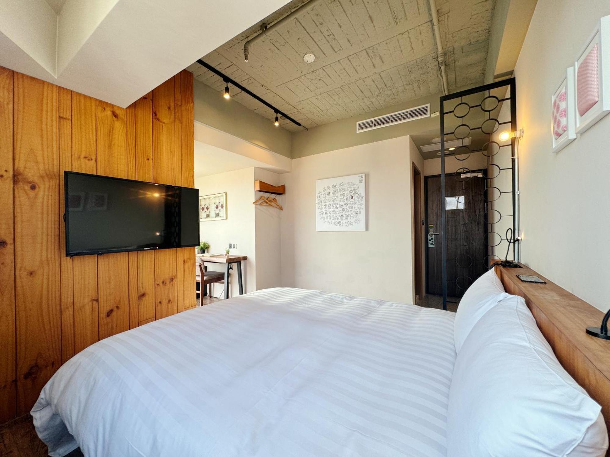 Roaders Hotel Tainan Chengda Room photo